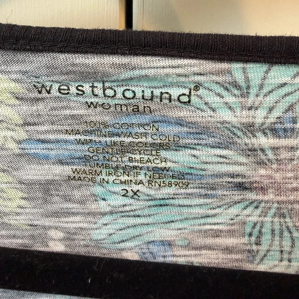 Westbound Black Floral Short Sleeve Top - Picture 2 of 6